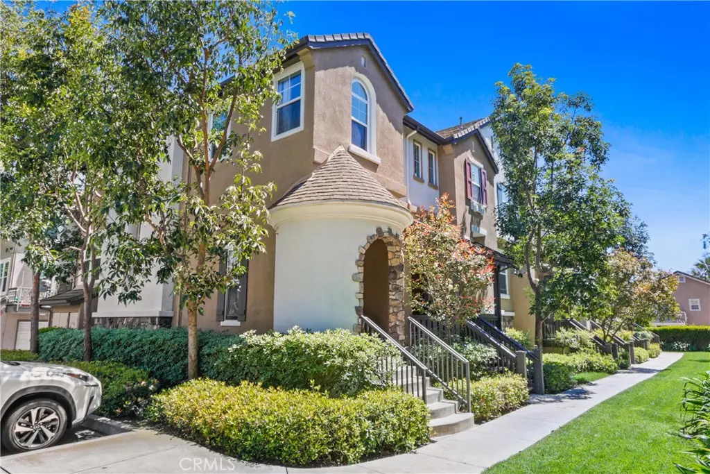 Townhouse for sale at 1 Warmspring, Aliso Viejo, CA featuring 3 beds and 3 baths