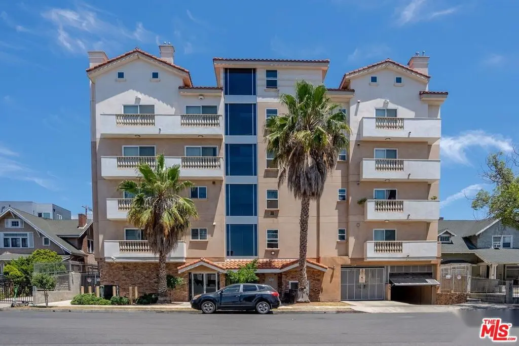 Condominium for sale at 1026 S Oxford Avenue 204, Los Angeles, CA featuring 2 beds and 2 baths
