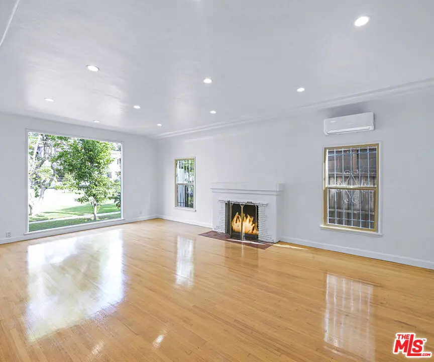 Residential Lease for rent at 1119 S Crescent Heights Boulevard, Los Angeles, Los Angeles County, CA featuring 3 beds and 2 baths