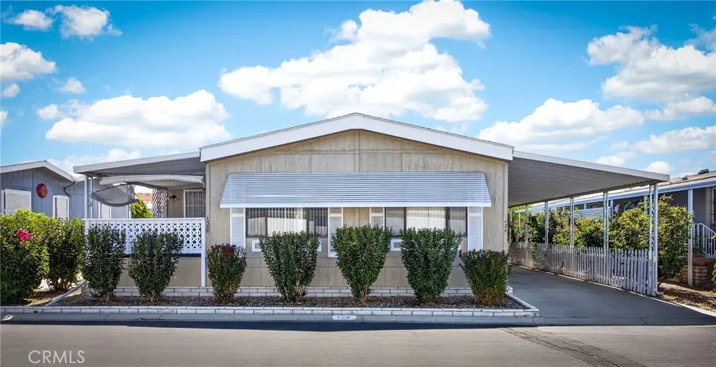 Manufactured In Park for sale at 1300 W Menlo Avenue 138, Hemet, CA featuring 3 beds and 2 baths
