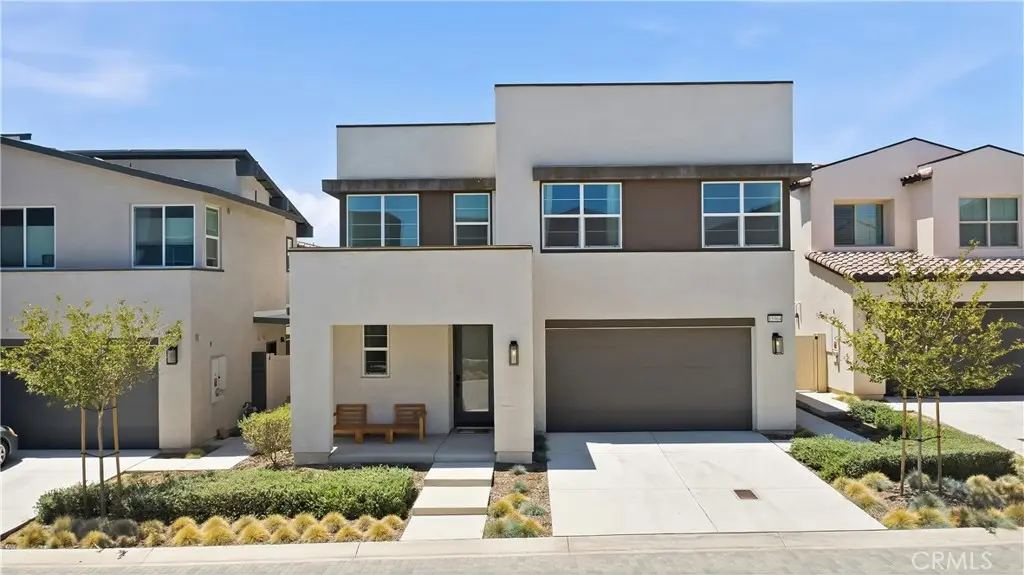 15964 Caterpillar, Fontana, CA — listing photo 1
