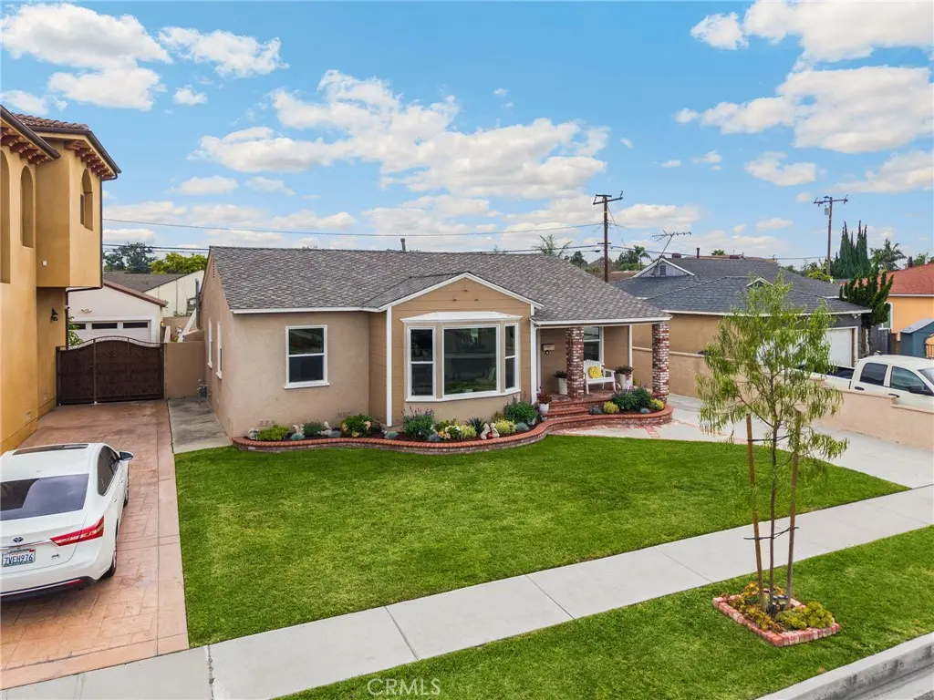 3926 Centralia, Lakewood, CA — listing photo 1
