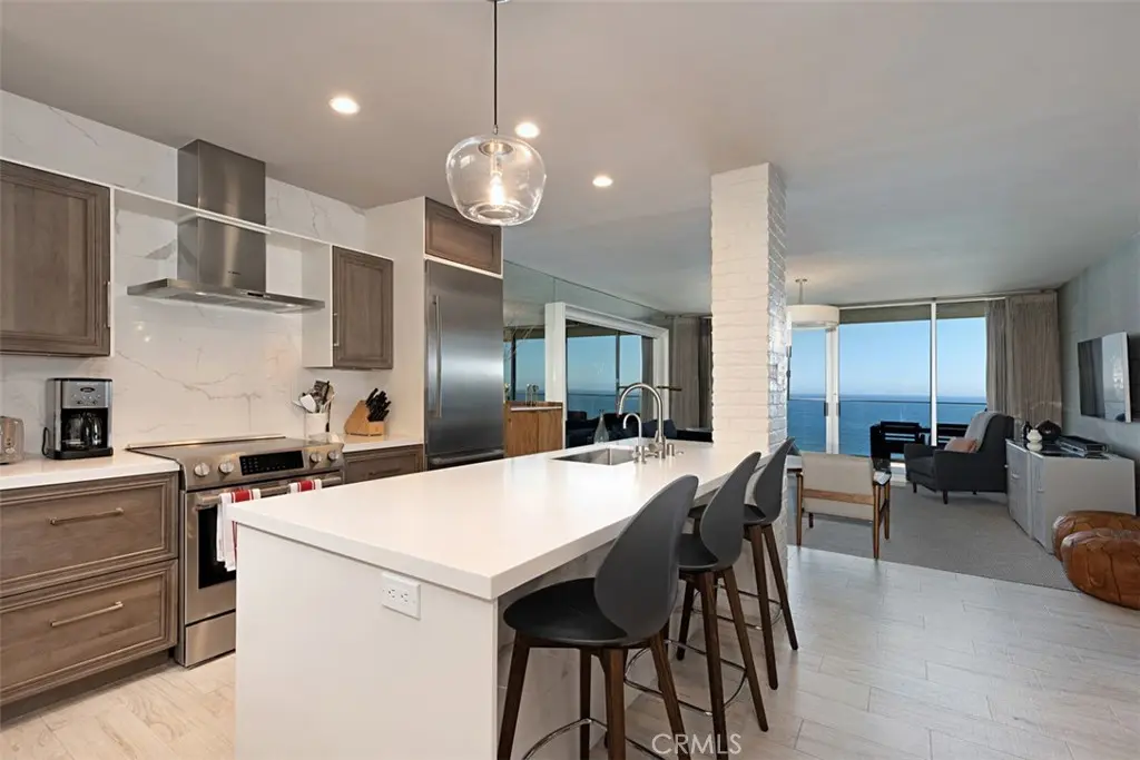 Condominium for rent at 31755 Coast 403, Laguna Beach, CA featuring 2 beds and 2 baths
