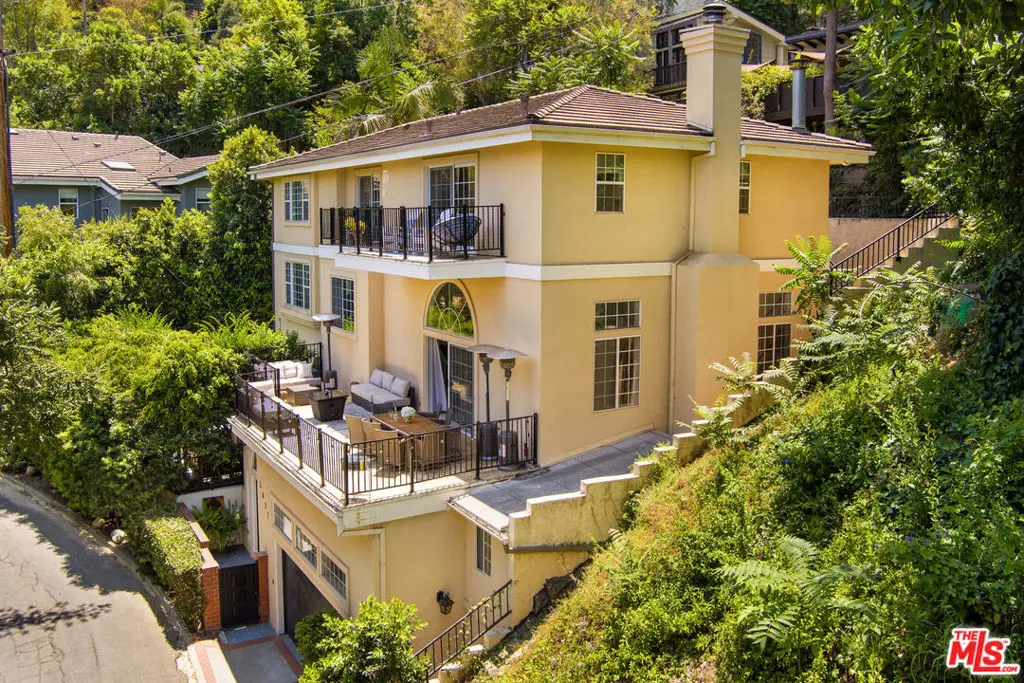 3827 Berry Drive, Studio City, CA — listing photo 1