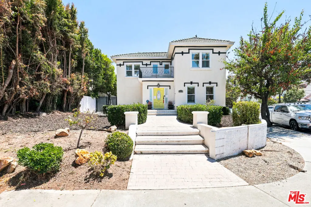 Single Family Residence for sale at 570 S Van Ness Avenue, Los Angeles, CA featuring 3 beds and 3 baths