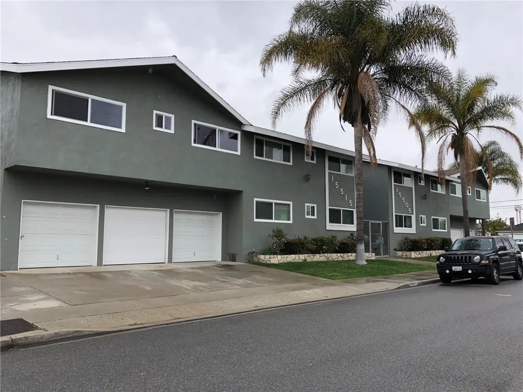 Residential Lease for rent at 15505 S Budlong Place 15, Gardena, Los Angeles County, CA featuring 1 bed and 1 bath