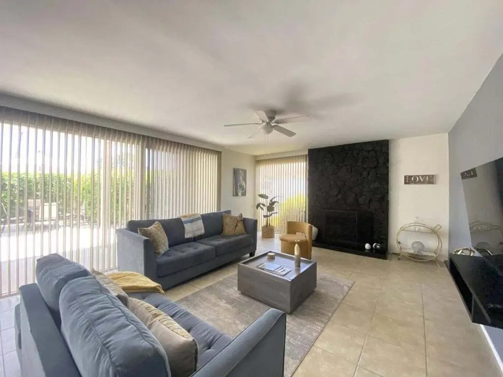 Residential Lease for rent at 46023 Portola Avenue 17, Palm Desert, Riverside County, CA featuring 2 beds and 2 baths