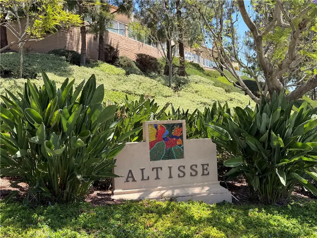 Condominium for sale at 3 Via Falerno, Aliso Viejo, CA featuring 2 beds and 2 baths