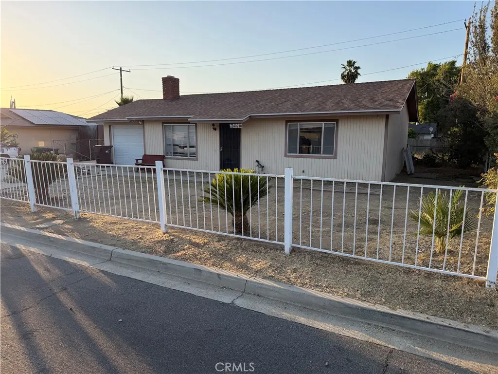 Single Family Residence for sale at 40210 Frances, Hemet, CA featuring 2 beds and 1 bath