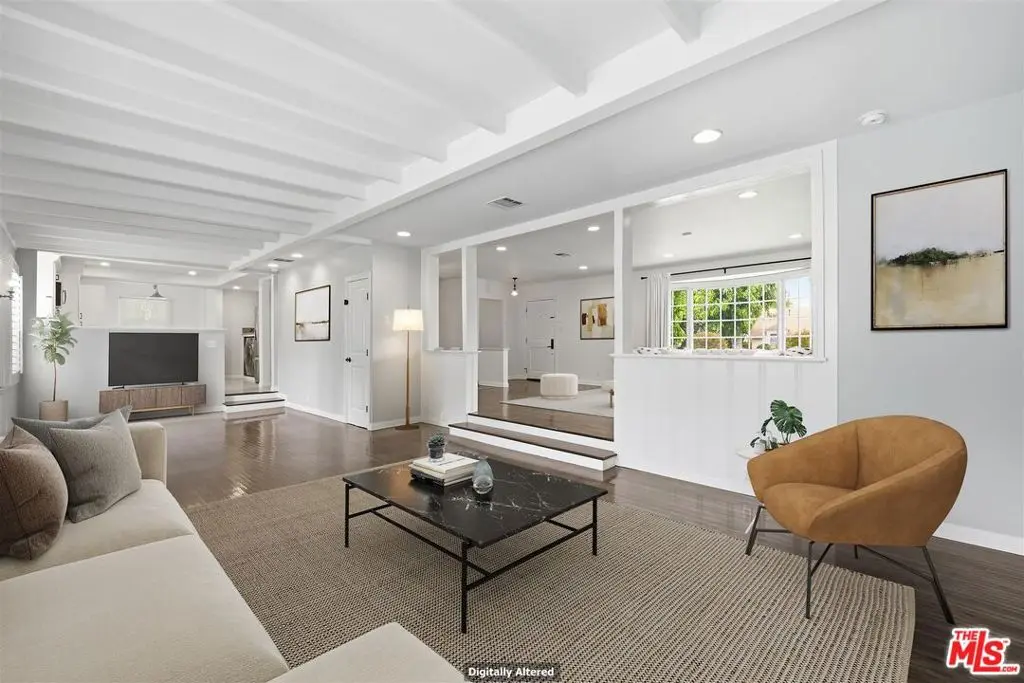 4954 Mammoth Avenue, Sherman Oaks, CA — listing photo 1