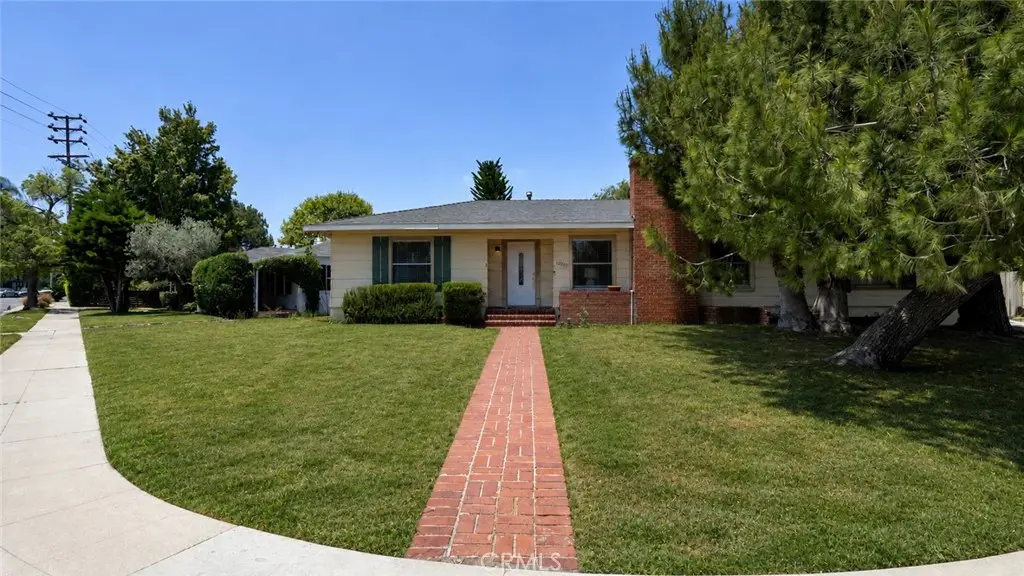 10207 Camarillo Street, Toluca Lake, CA — listing photo 1