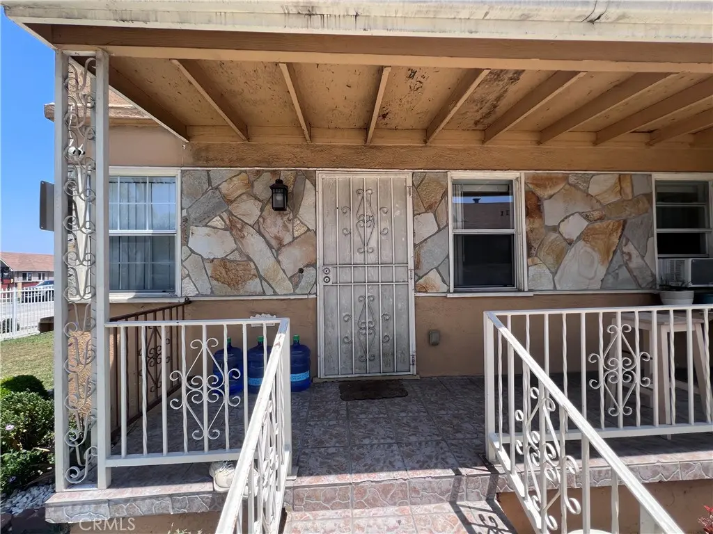 Triplex for sale at 1726 W 83rd, Los Angeles, CA