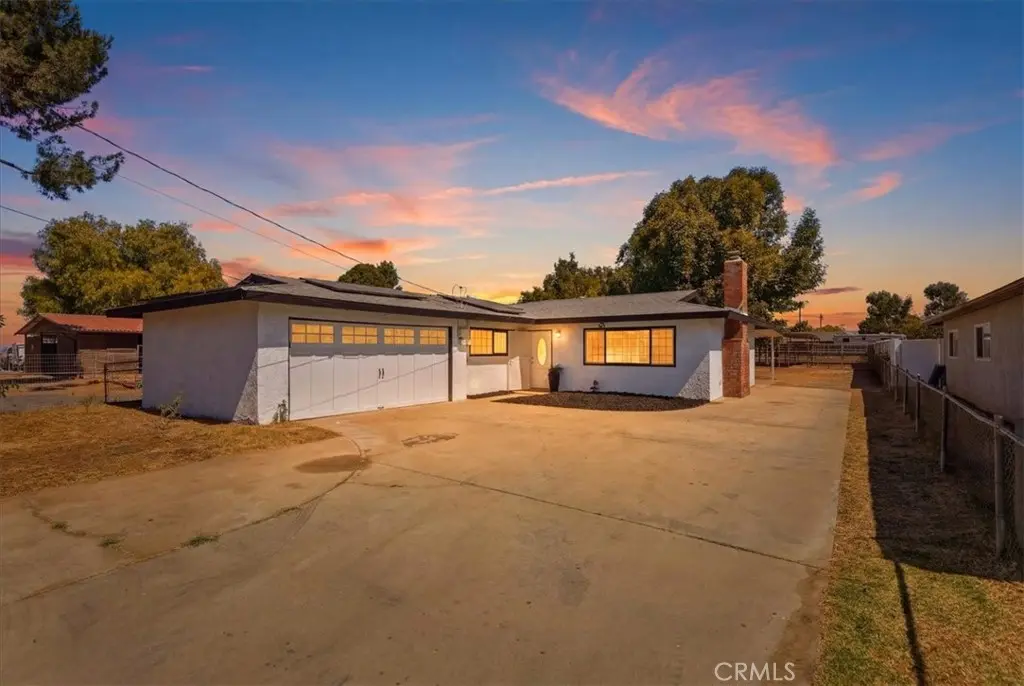 Single Family Residence for sale at 533 River, Norco, CA featuring 3 beds and 1 bath