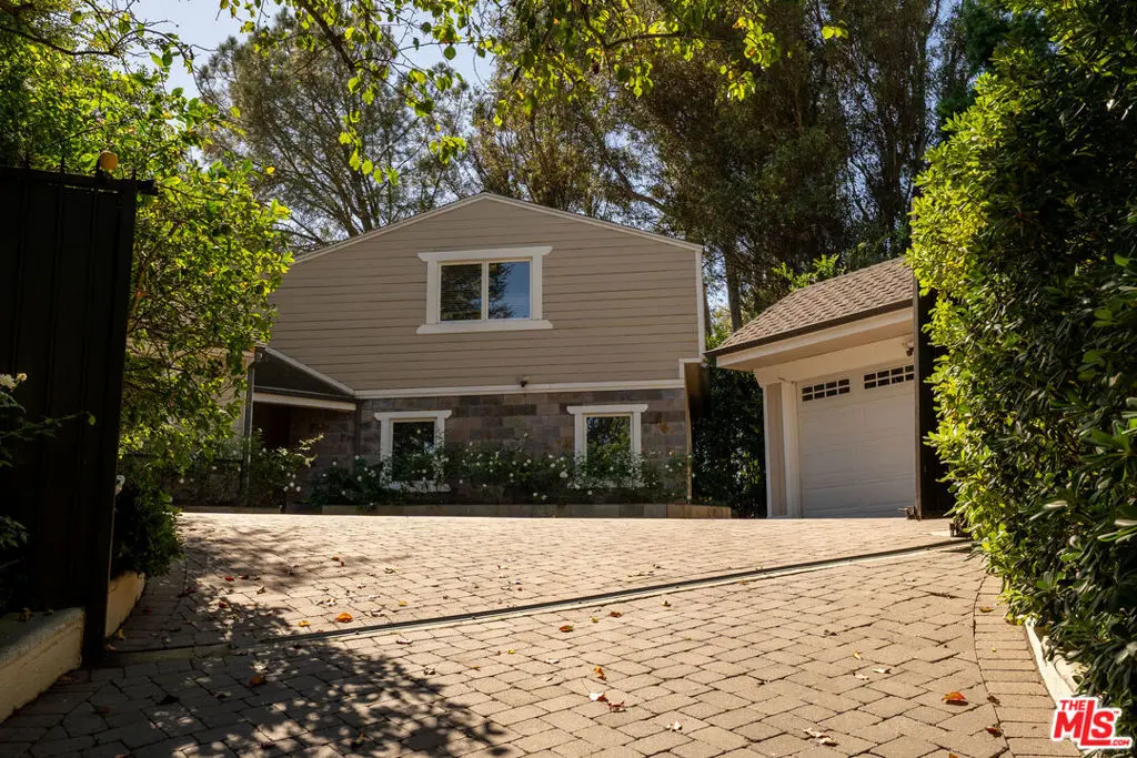 Single Family Residence for sale at 12750 Mulholland Drive, Beverly Hills, CA featuring 5 beds and 7 baths