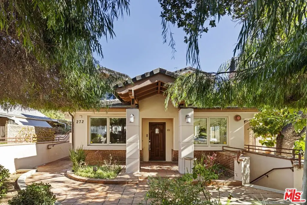 Condominium for sale at 272 N Chester Avenue 101, Pasadena, CA featuring 2 beds and 3 baths