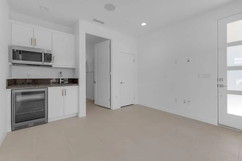 Residential Lease for rent at 74236 Dexter Street A, Palm Desert, Riverside County, CA featuring 1 bed and 1 bath