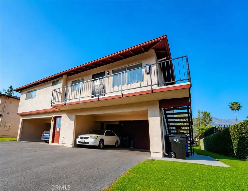 1126 W Calle De La Luna # 4, Azusa, CA — listing photo 1
