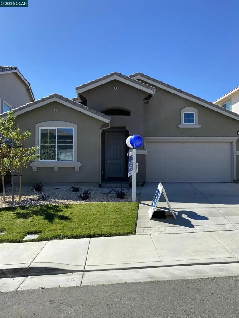 Single Family Residence for sale at 527 Yarrow Drive, Fairfield, CA featuring 4 beds and 3 baths