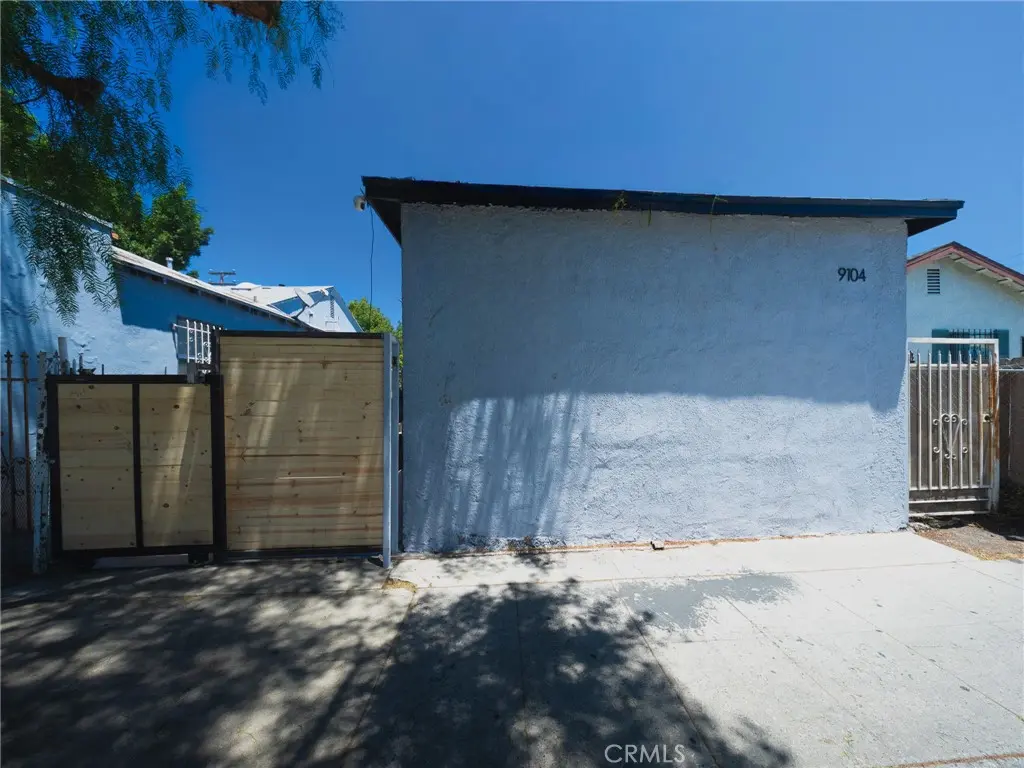 Duplex for sale at 9104 S Main, Los Angeles, CA