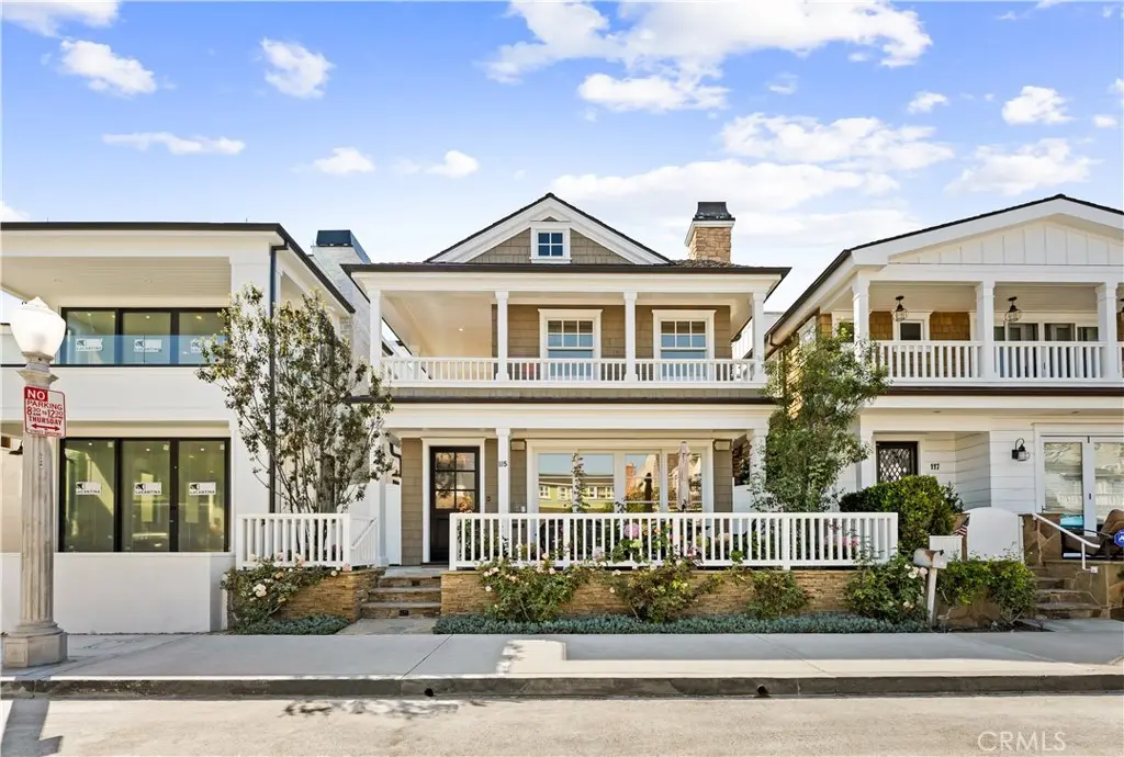 Single Family Residence for rent at 115 Topaz, Newport Beach, CA featuring 3 beds and 4 baths