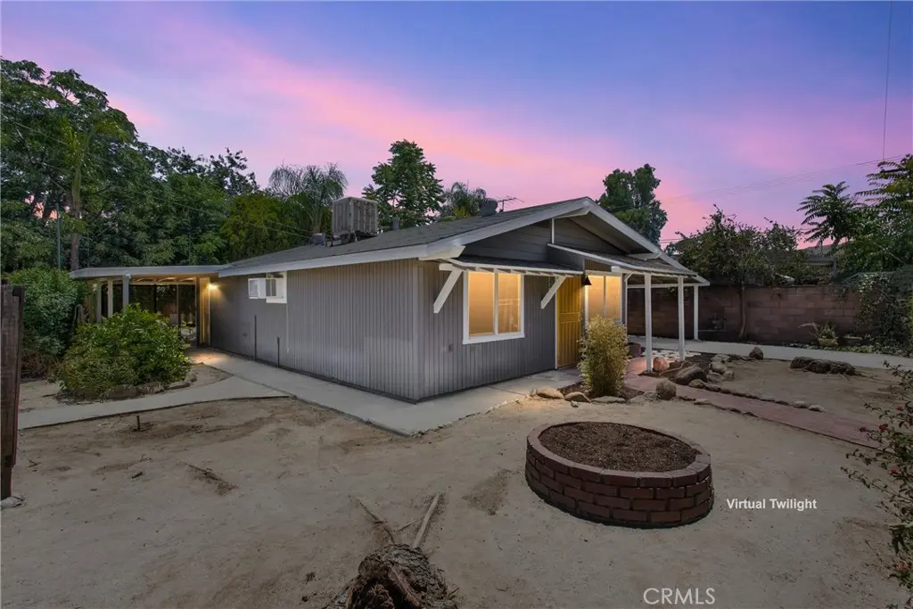 Single Family Residence for sale at 25952 Valle Vue Place, Hemet, CA featuring 2 beds and 1 bath