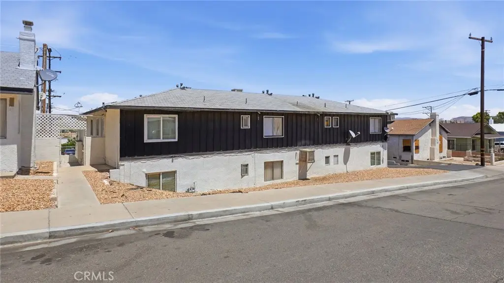 511 E Fredricks, Barstow, CA — listing photo 1