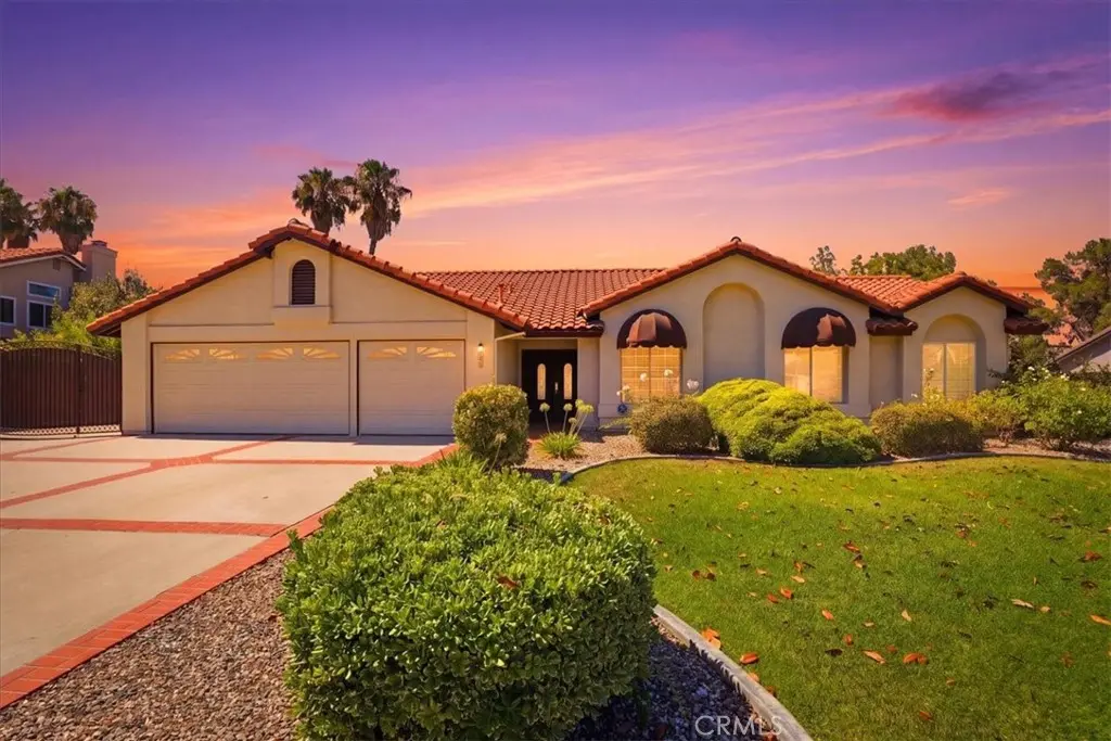 Single Family Residence for sale at 165 Cottonwood Avenue, Riverside, CA featuring 4 beds and 2 baths
