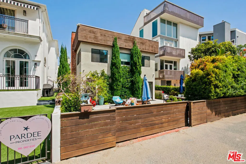 23 Privateer Street, Marina Del Rey, CA — listing photo 1