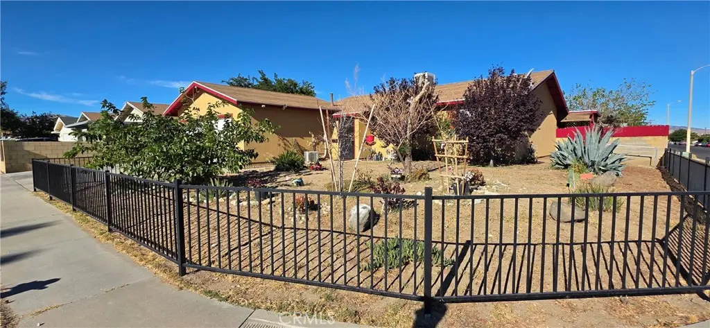 Single Family Residence for sale at 37351 52nd E, Palmdale, CA featuring 3 beds and 2 baths