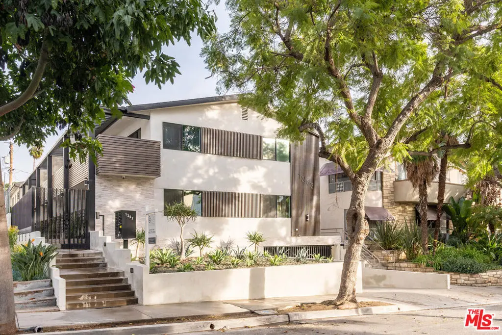 Residential Lease for rent at 1262 N Sweetzer Avenue 109, West Hollywood, Los Angeles County, CA featuring 2 beds and 2 baths