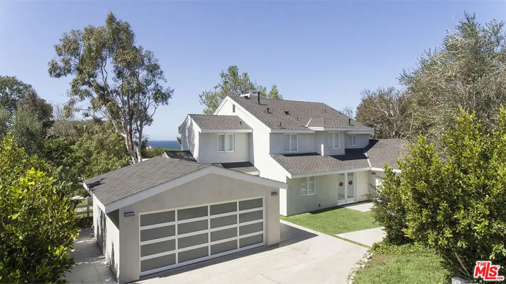 Residential Lease for rent at 30370 Morning View Drive, Malibu, Los Angeles County, CA featuring 4 beds and 5 baths