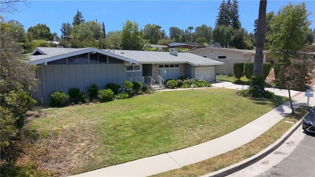 18836 La Amistad, Tarzana, CA — listing photo 1