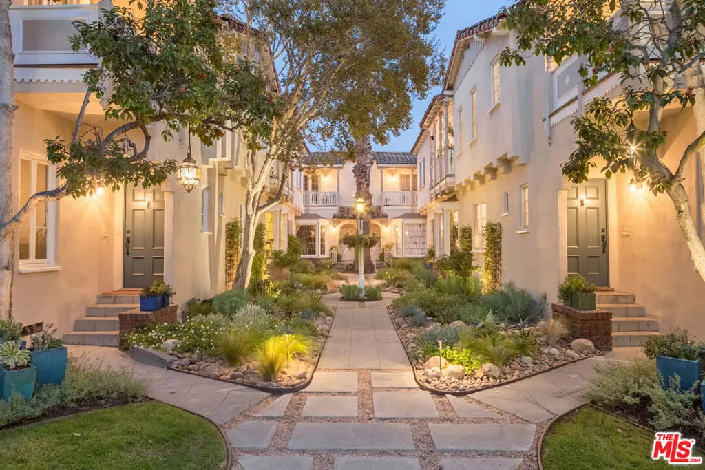 Residential Lease for rent at 1930 N RODNEY Drive 1930, Los Angeles, Los Angeles County, CA featuring 2 beds and 2 baths