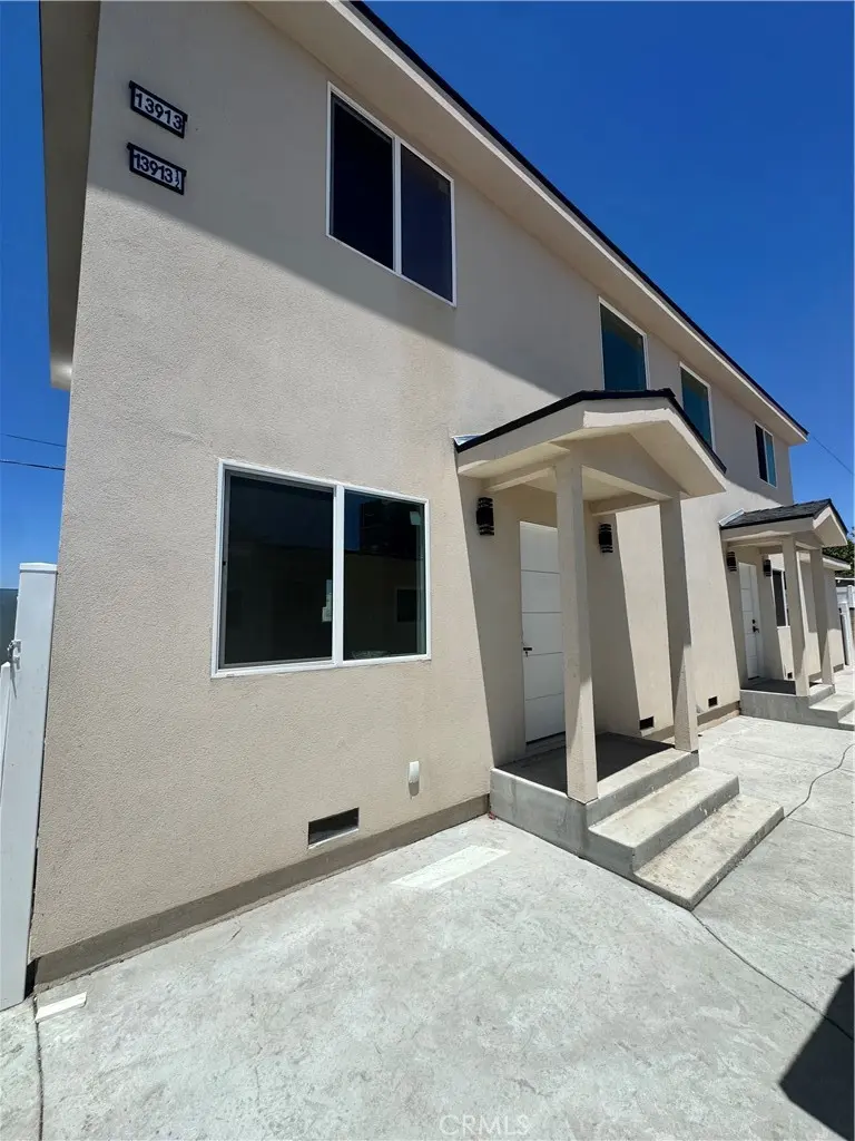 13913 1/2 Del sur, Pacoima, CA — listing photo 1