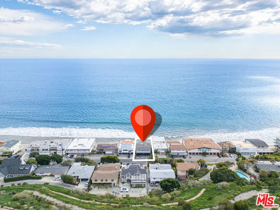 Apartment for rent at 25154 Malibu Road 4, Malibu, CA featuring 1 bed and 1 bath