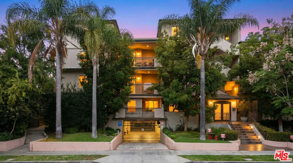 Condominium for sale at 8121 Norton Avenue 201, Los Angeles, CA featuring 2 beds and 3 baths