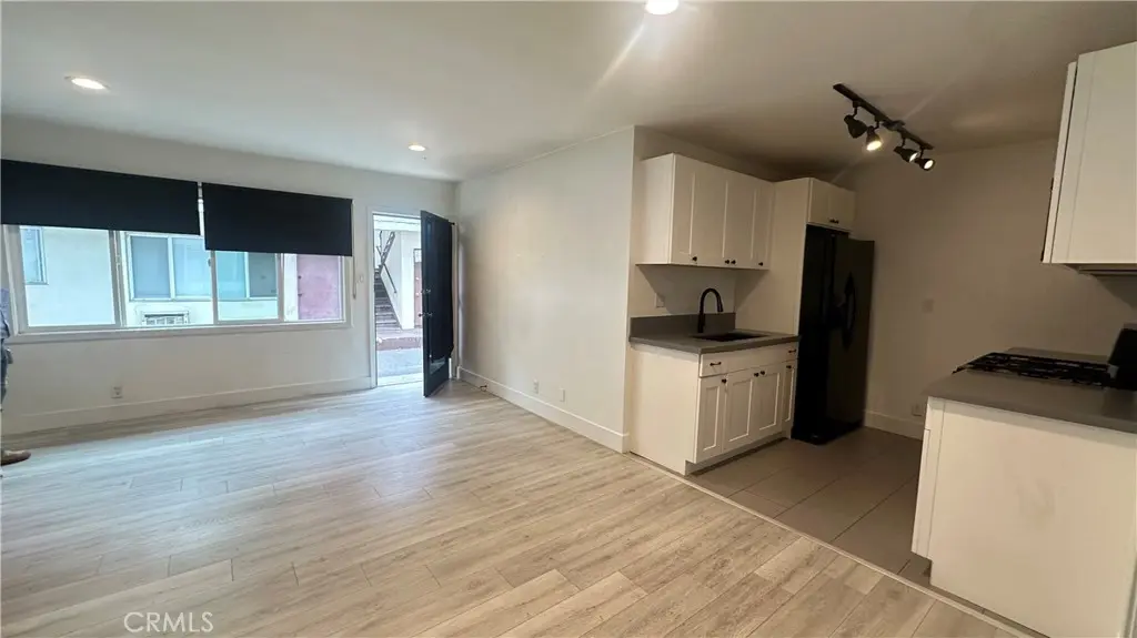 14222 Calvert Street 3, Van Nuys, CA — listing photo 1