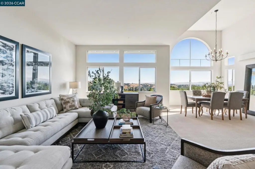Single Family Residence for sale at 905 Dana Highlands Ct, Lafayette, CA featuring 4 beds and 4 baths