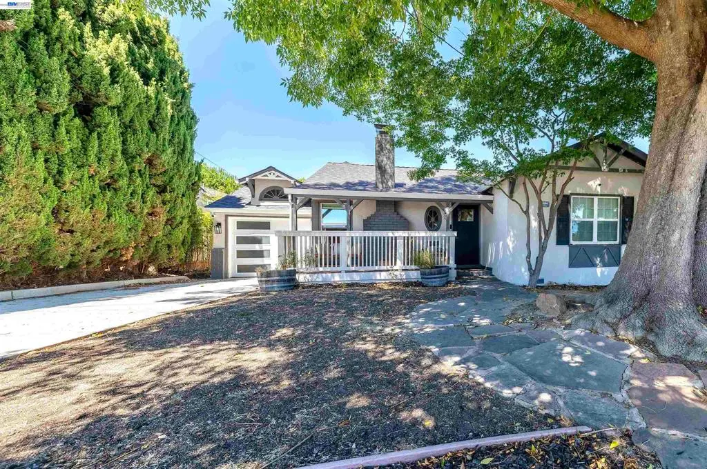 16004 Wellington Way, Castro Valley, CA — listing photo 1