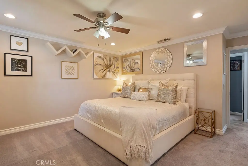 555 D, Upland, CA — listing photo 1