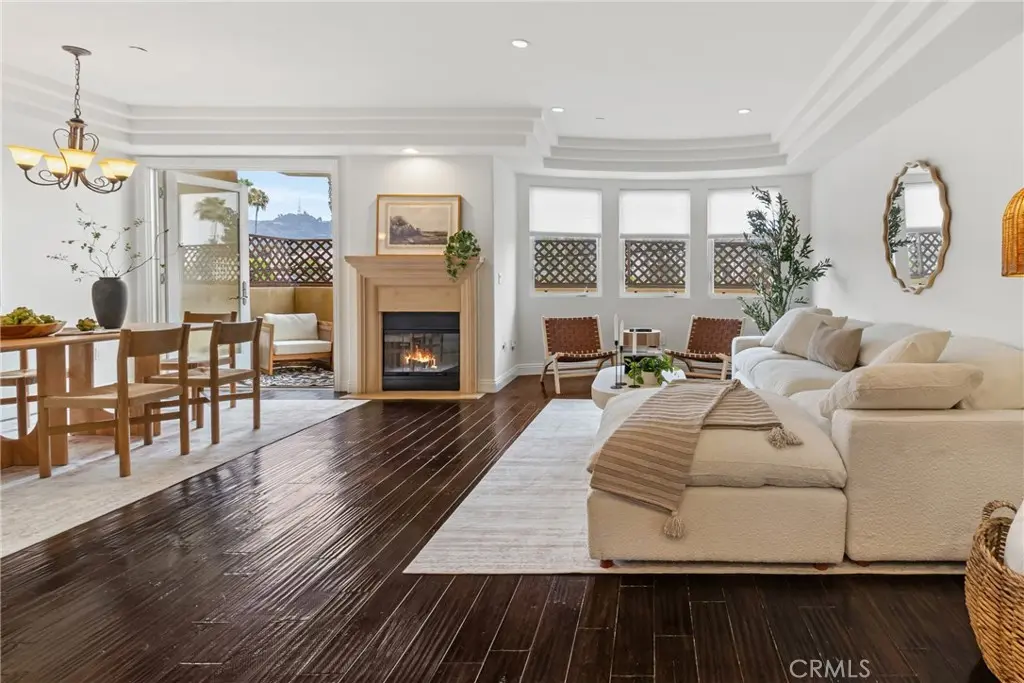 12044 Hoffman 303, Studio City, CA — listing photo 1