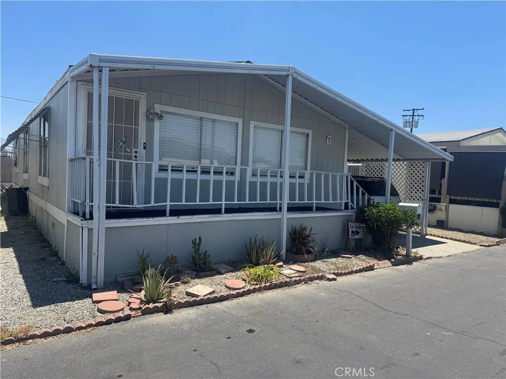 Manufactured In Park for sale at 530 W Devonshire 7, Hemet, CA featuring 2 beds and 2 baths