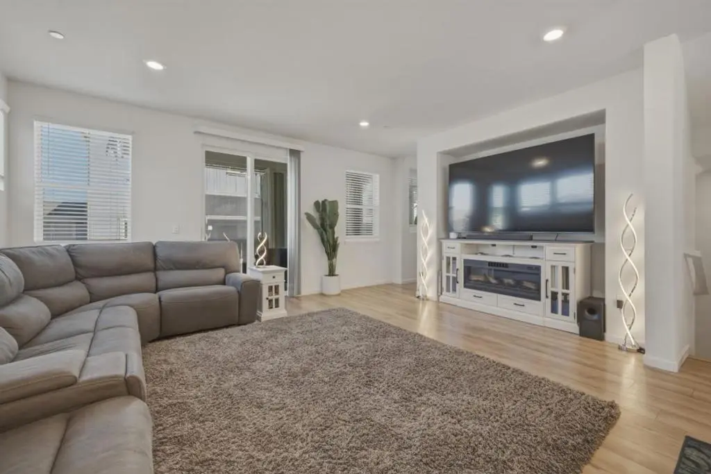 Condominium for sale at 6389 Laguna Seca Lane, Gilroy, CA featuring 3 beds and 3 baths