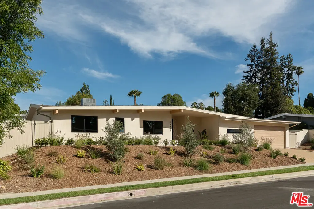 18840 La Amistad Place, Tarzana, CA — listing photo 1