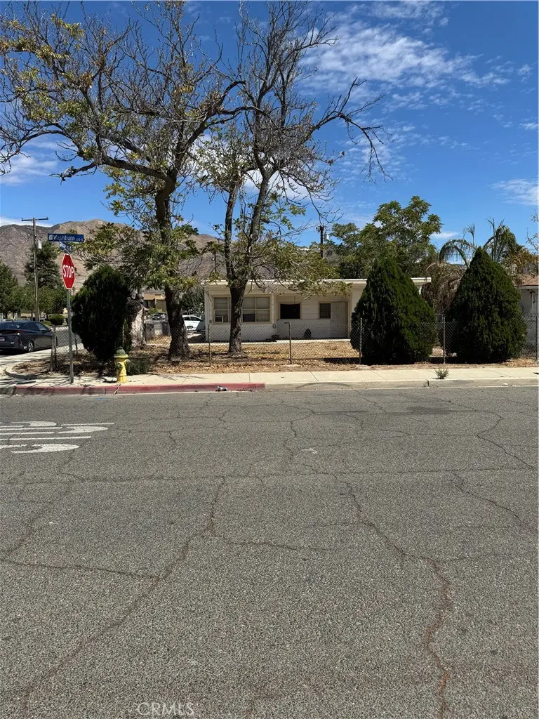 Duplex for rent at 193 W Washburn A, San Jacinto, CA featuring 1 bed and 1 bath