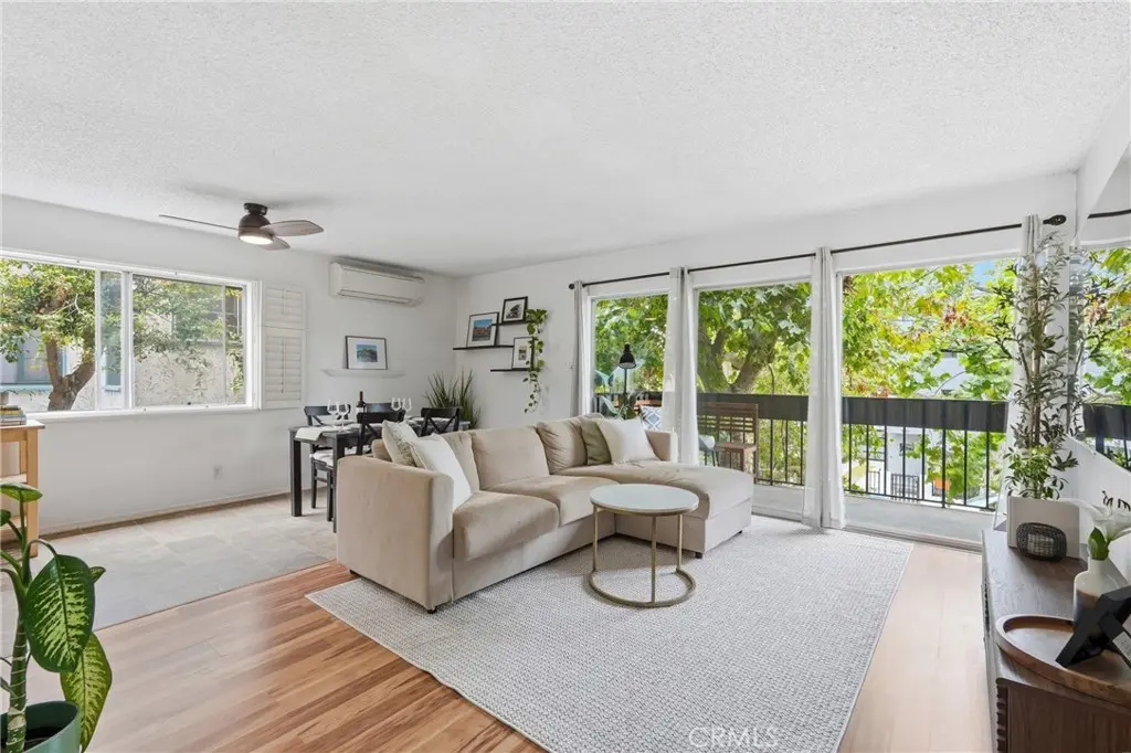Condominium for sale at 1061 Park Ave 115, Long Beach, CA featuring 1 bed and 1 bath