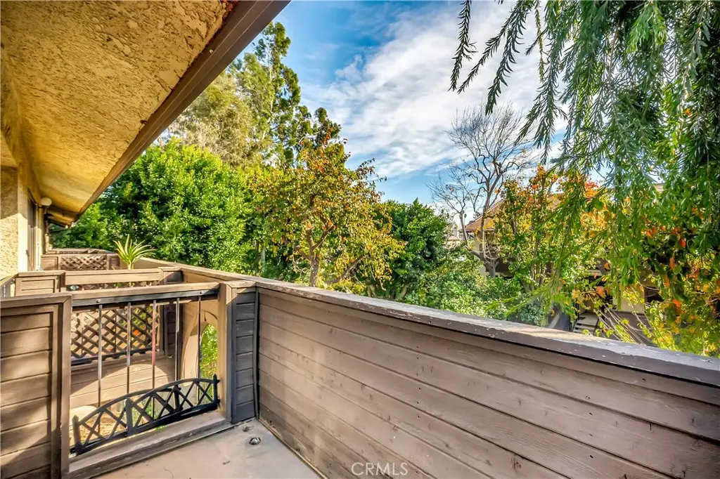 7308 Corbin Avenue G, Reseda, CA — listing photo 1