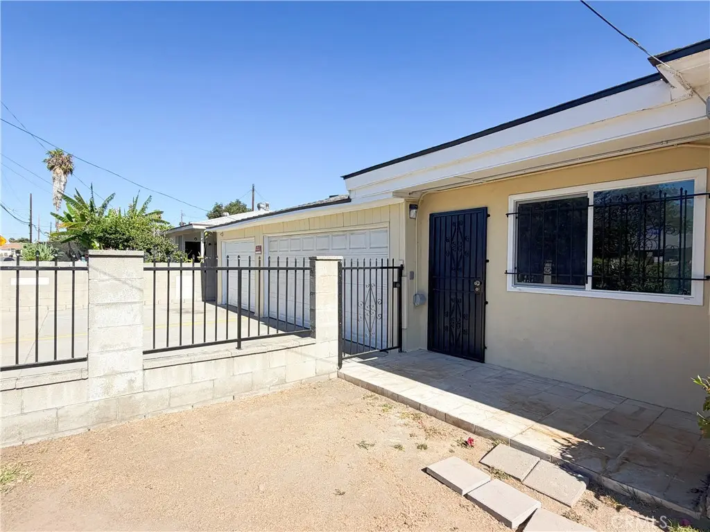 Condominium for rent at 320 E Marshall Street B, San Gabriel, CA featuring 2 beds and 2 baths