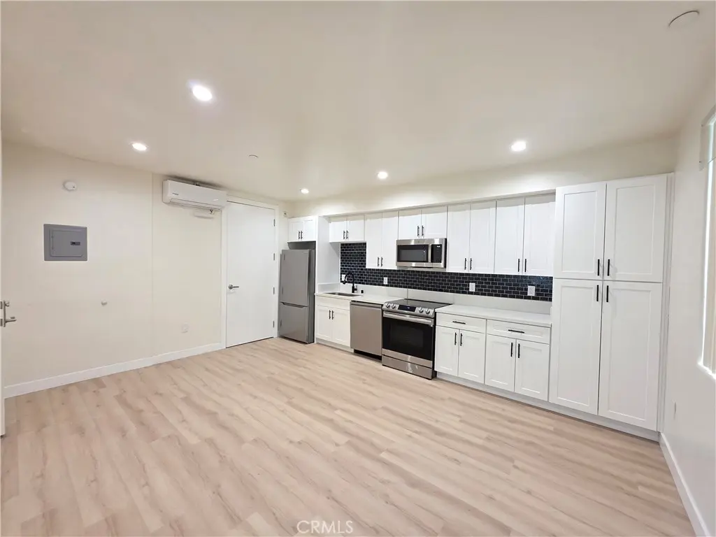 14618 Sylvan Street, Van Nuys, CA — listing photo 1