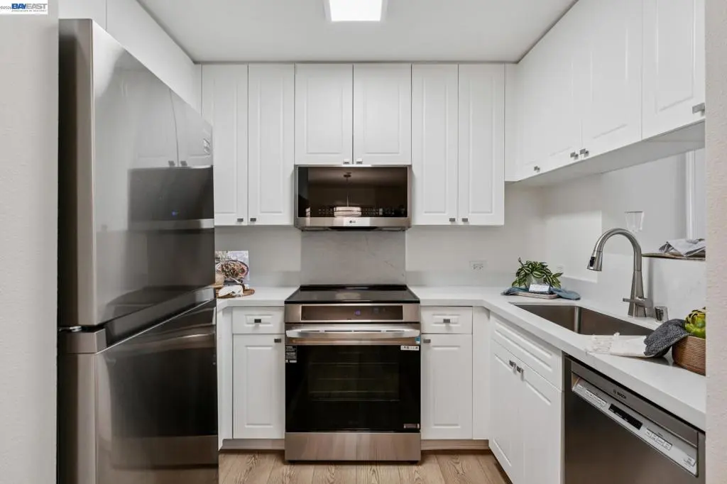 Condominium for sale at 1315 Alma Ave 211, Walnut Creek, CA featuring 2 beds and 2 baths